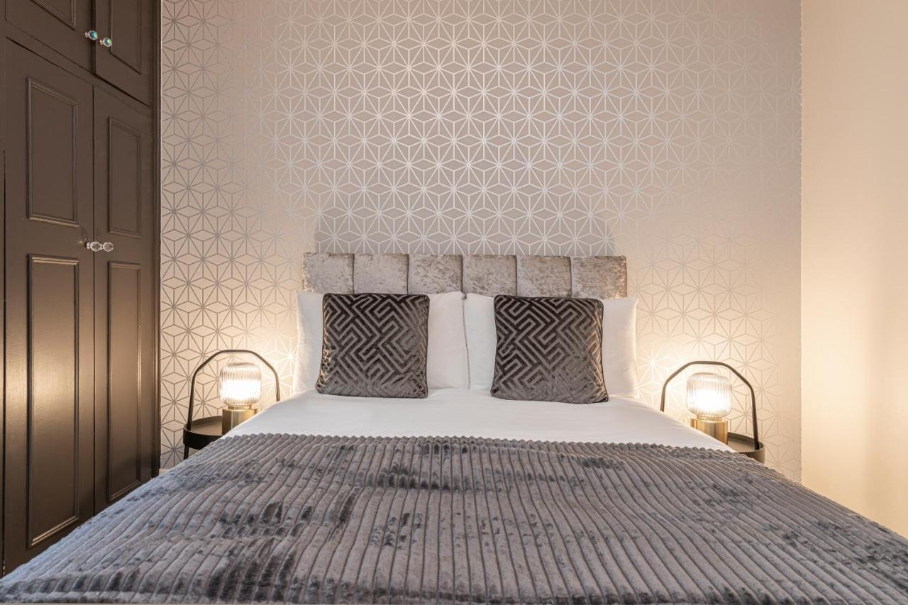 Charming 2 Bedroom Flat In Kensington High Street Londra Esterno foto